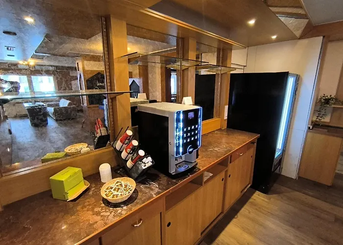 Smart B&b2 Bb2 308 Otel *